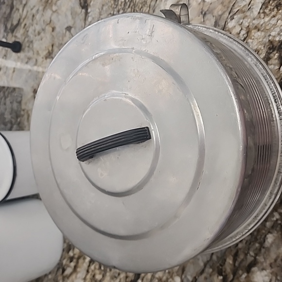 Vintage Regal Ware Cake & Pie Carrier - Picture 2 of 16